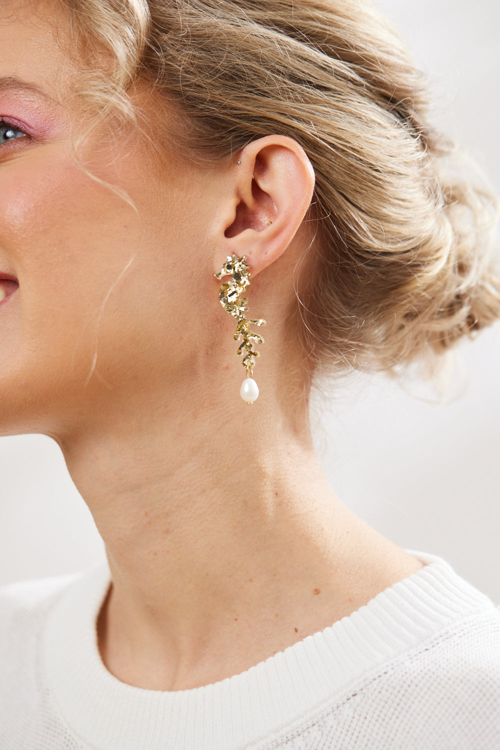 Sea Horse + Pearl - Gold