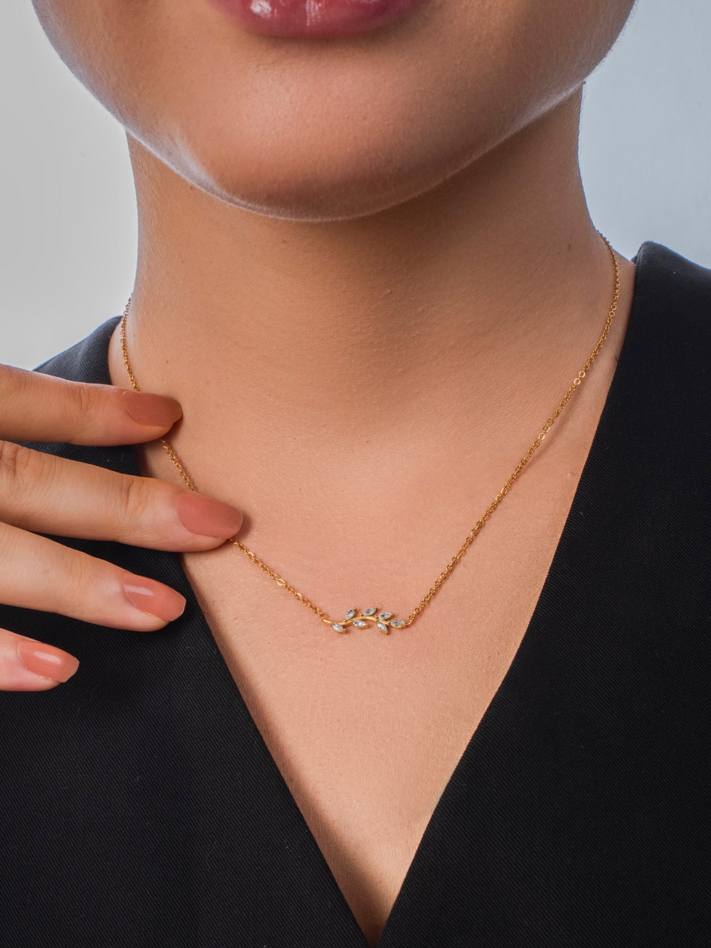 Lily Necklace - 18k Gold Plated