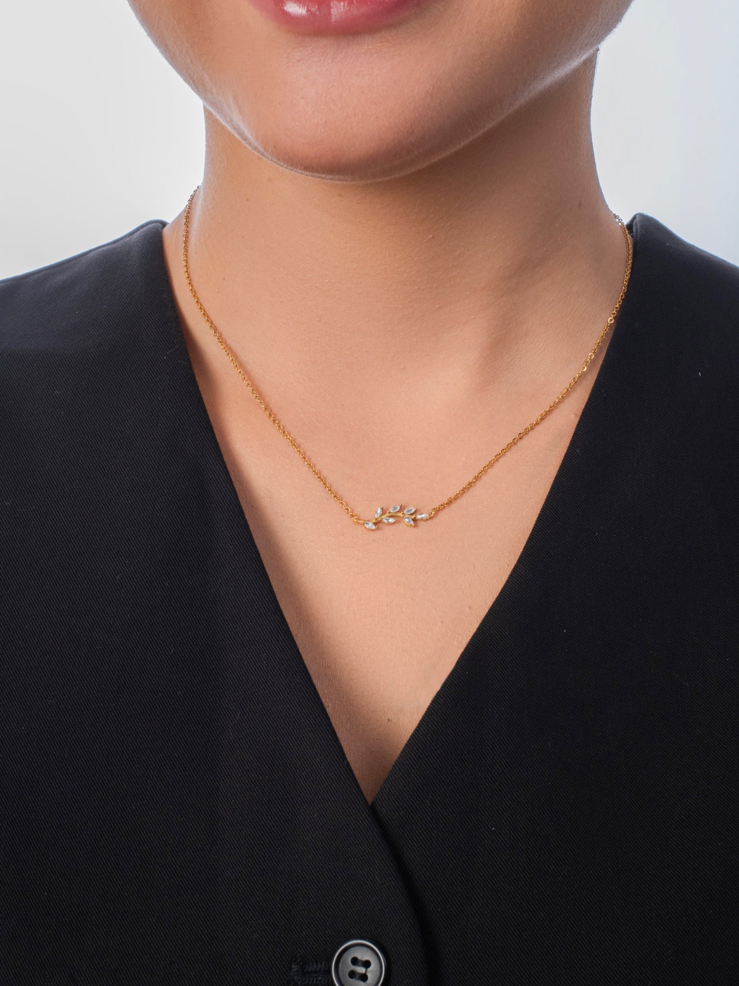 Lily Necklace - 18k Gold Plated