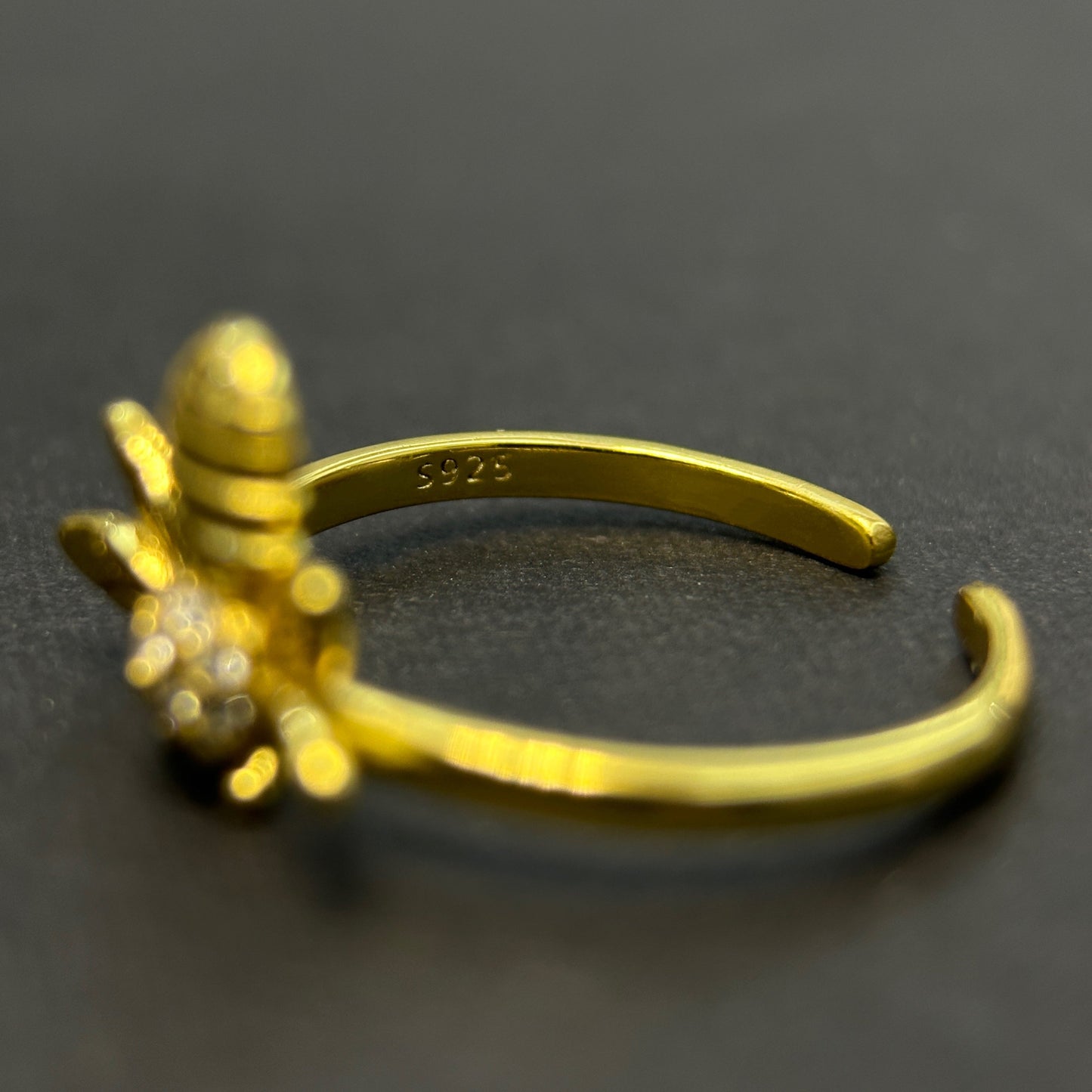 Delicate little bee ring, 925 silver ferry gold size adjustable, gift for nature lovers