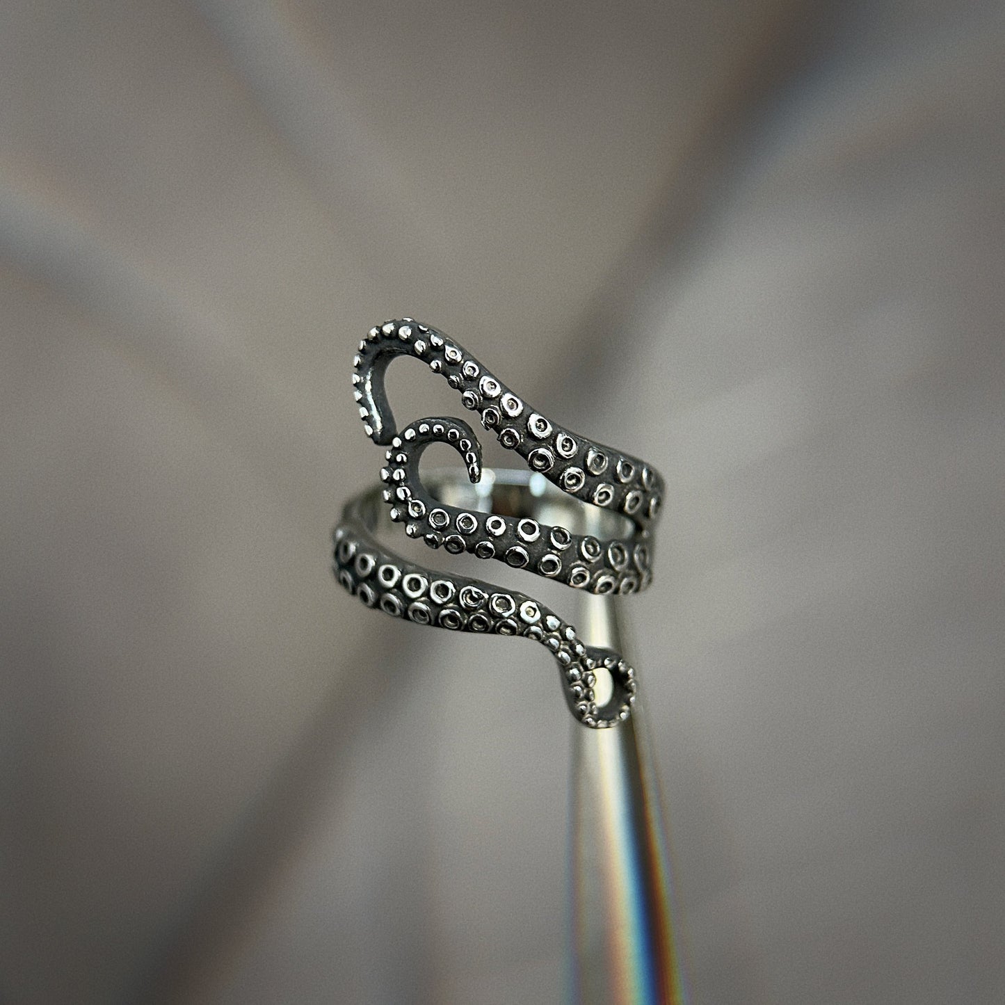 Adjustable octopus ring size
