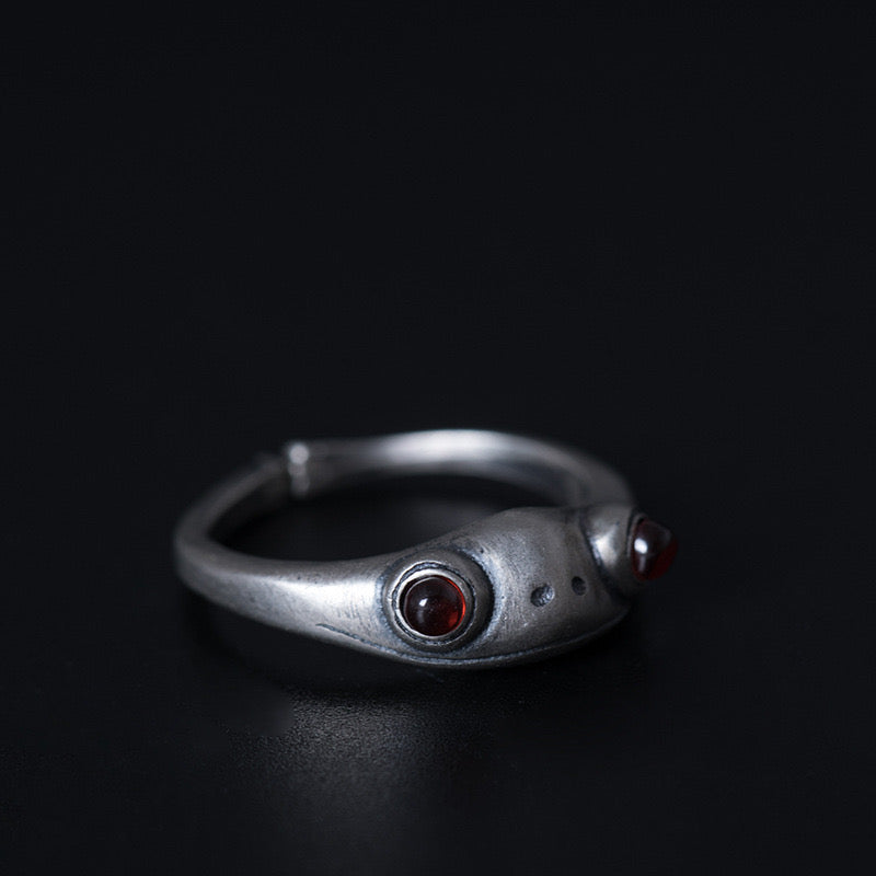 Crimson Gaze Ring: A Whimsical Statement