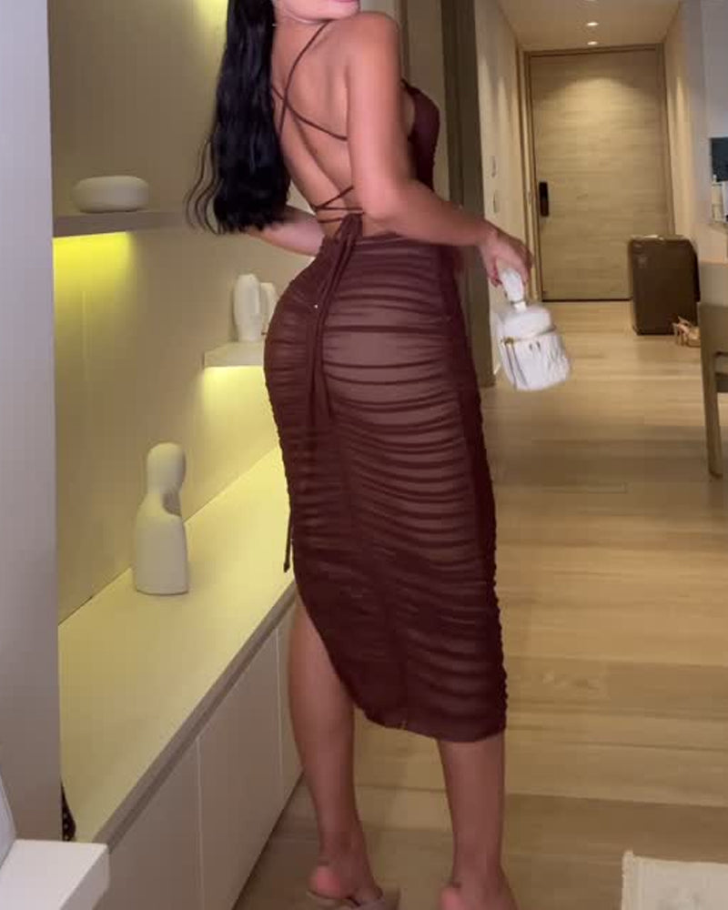 Sleeveless solid color dress