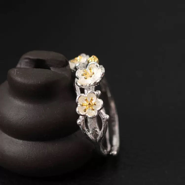 Exquisite Silver Plum Blossom Ring