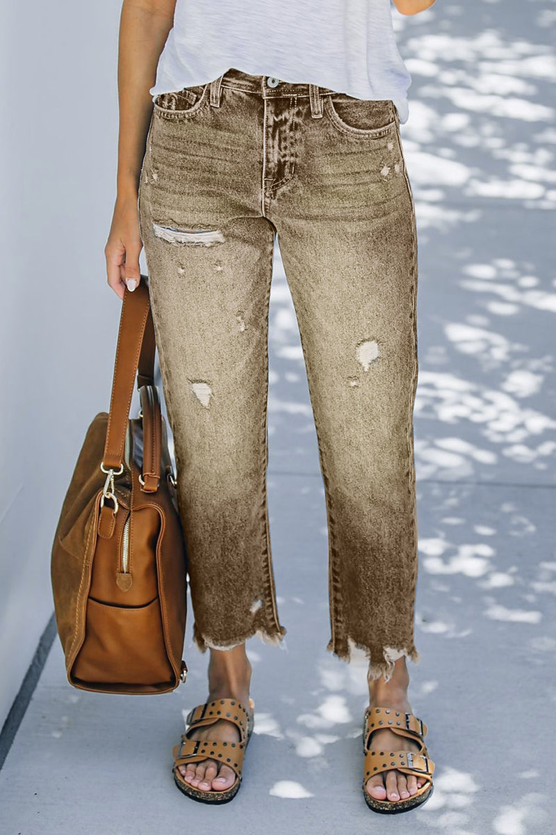 Jeans rasgados com bainha crua e cintura média e perna reta