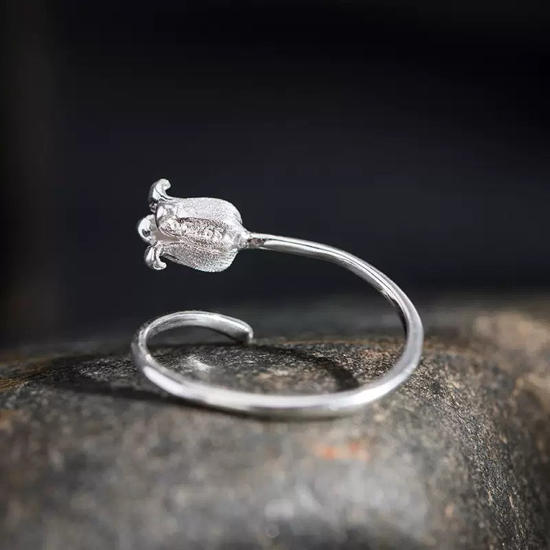 Elegant Silver Tulip Ring
