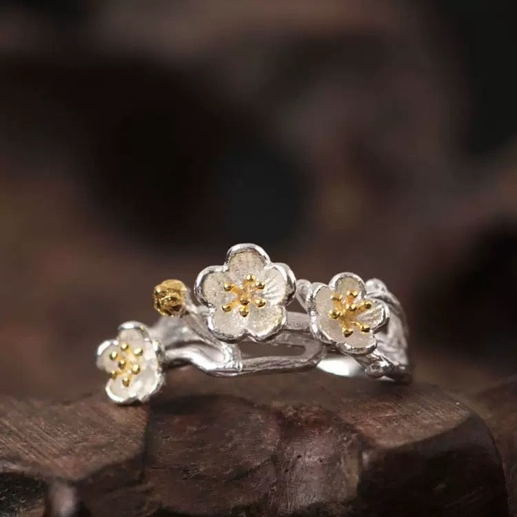 Exquisite Silver Plum Blossom Ring