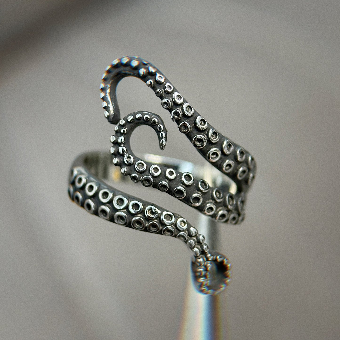 Adjustable octopus ring size