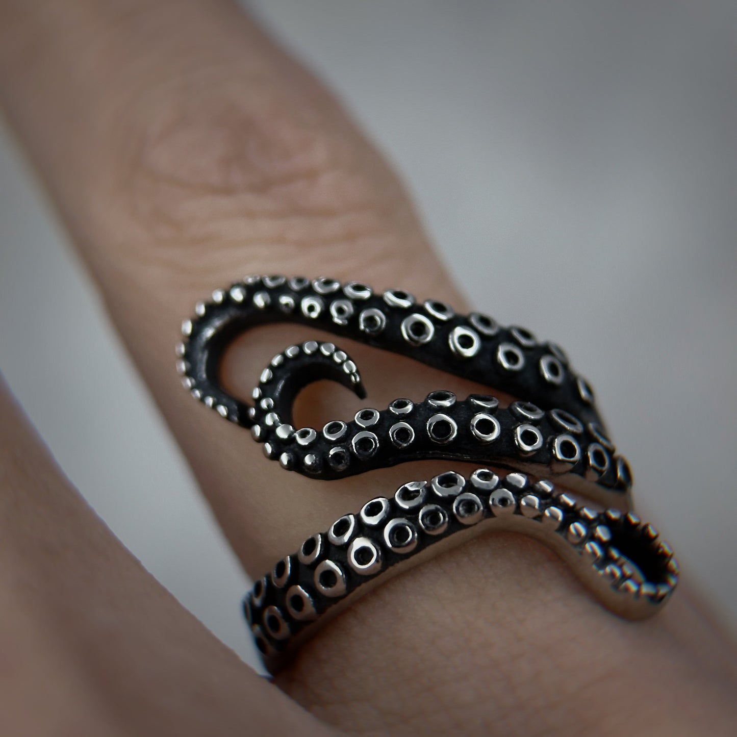 Adjustable octopus ring size