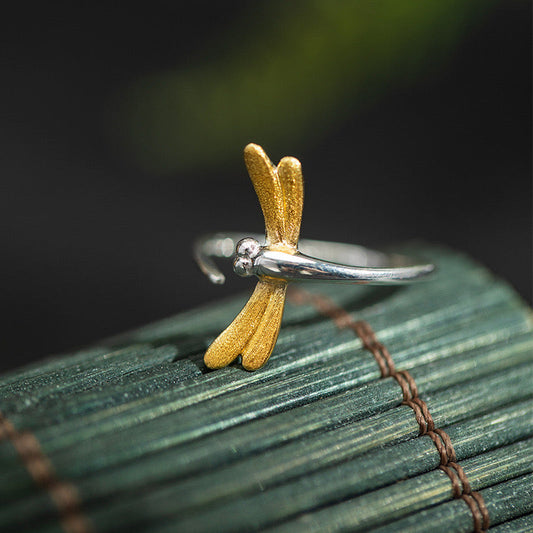 Whispering Wings: A Delicate Dragonfly Ring