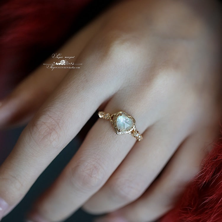 Color shell white crystal ring