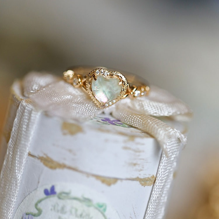 Color shell white crystal ring