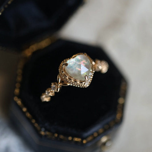 Color shell white crystal ring
